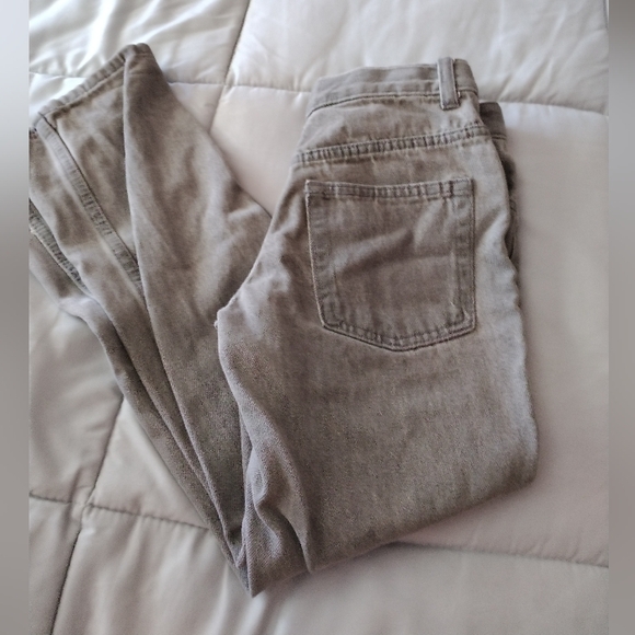 Kenneth Cole Jogger and C&J Jeans - Picture 8 of 8